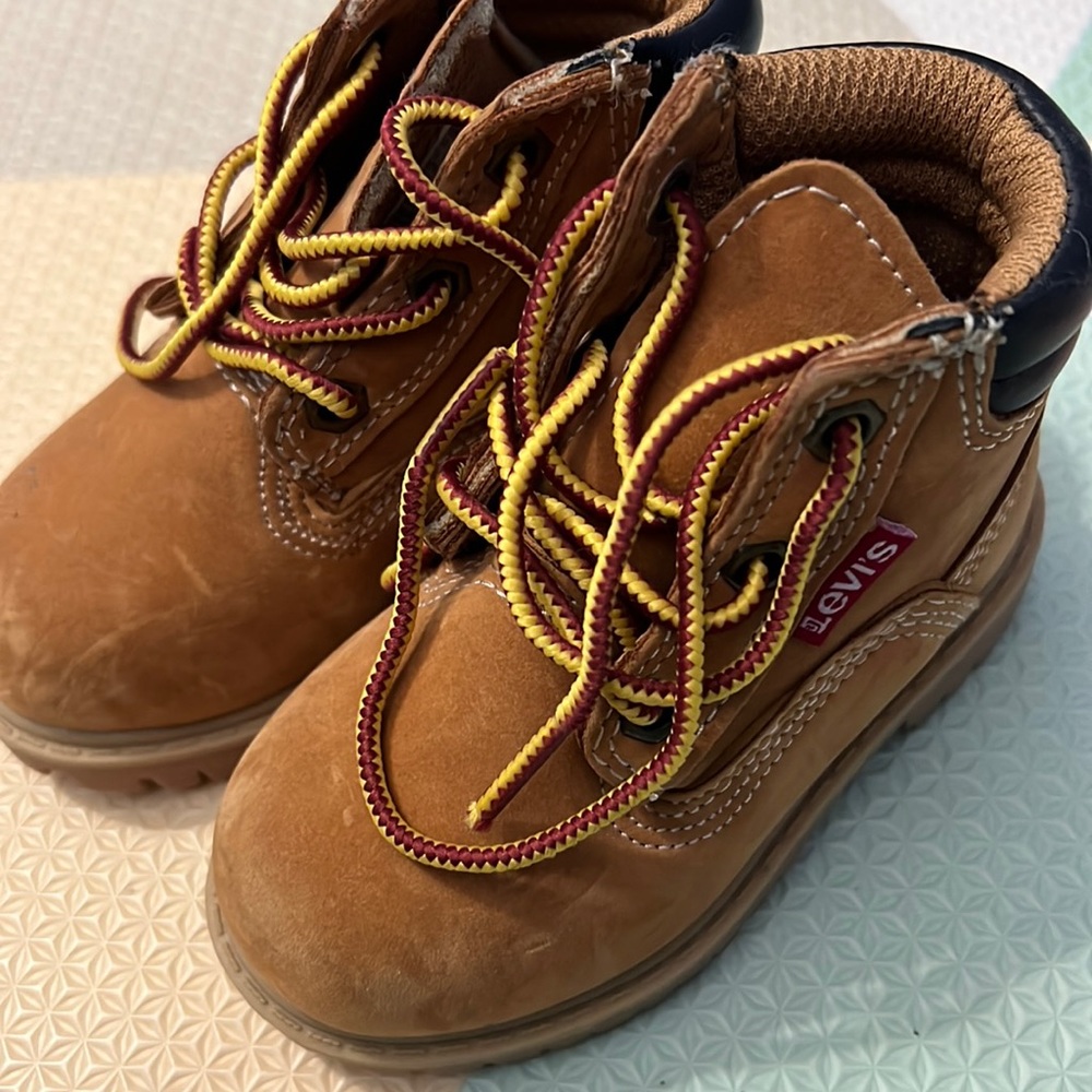 Levi boots little boy sz 5